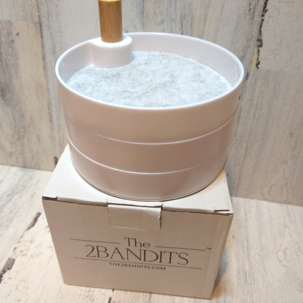 The 2 Bandits Tiered Catchall Jewelry Tray